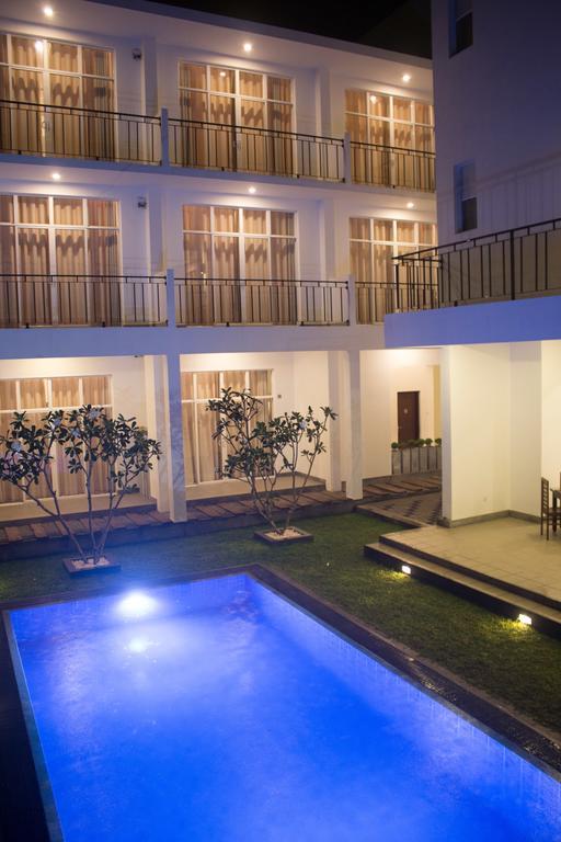 The Suite 262 Негомбо Экстерьер фото